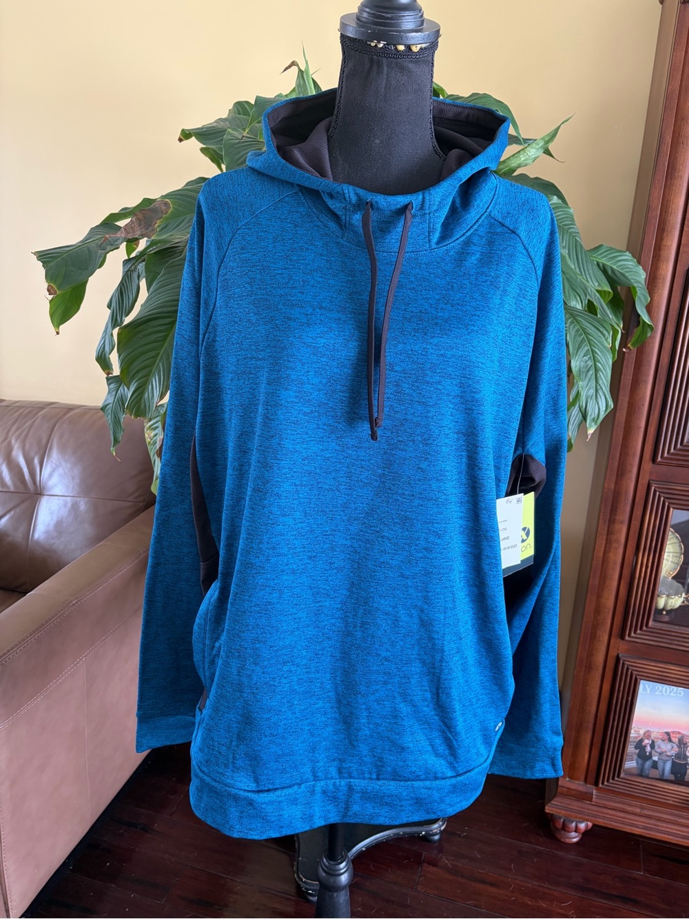 NWT!! Xersion “Mykonos Heather” hoodie sweatshirt.